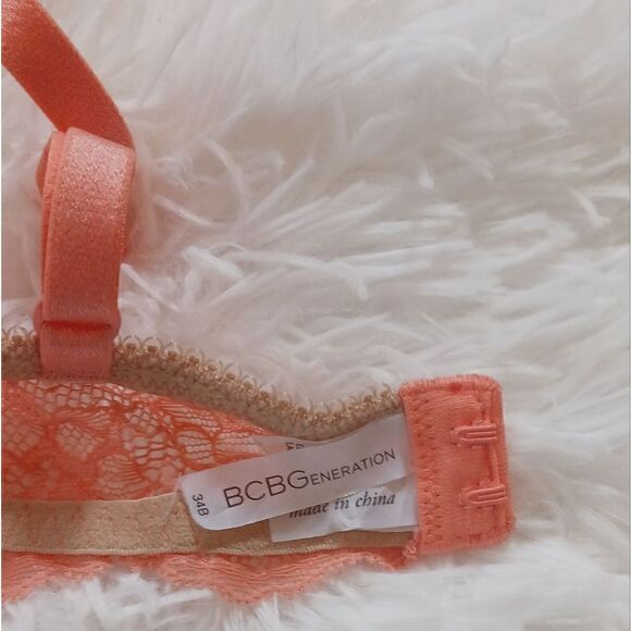 BCBGeneration 34B Underwire Lace Floral Bra - Picture 3 of 7